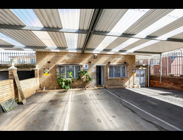5 BEDROOM FREEHOLD FOR SALE IN SYDENHAM